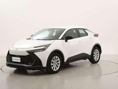 Usata Toyota C-HR Active 140 CV (102 kW) 2024 Bianco SUV