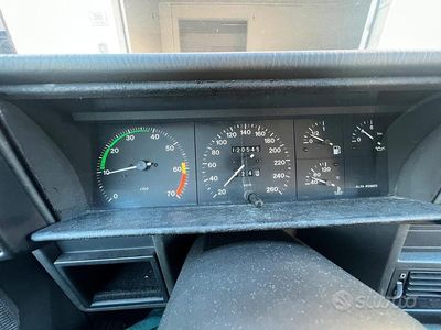 Usata Alfa Romeo 75 148 CV (108 kW) 1990 Grigio Berlina