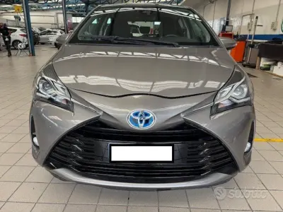 Usata Toyota Yaris Hybrid Active 73 CV (53 kW) 2020 Bronzo Berlina
