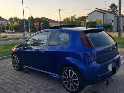 Usata Fiat Grande Punto Sport 131 CV (96 kW) 2006 Blu Utilitaria