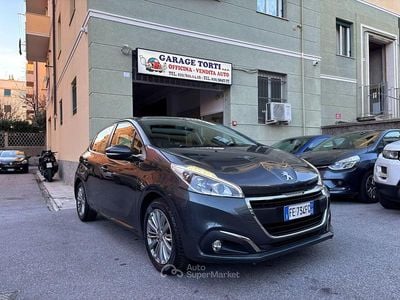 Usata Peugeot 208 Active 82 CV (60 kW) 2016 Grigio Utilitaria