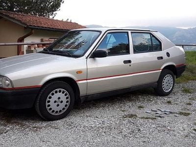 Usata Alfa Romeo 33 86 CV (63 kW) 1988 Grigio Berlina