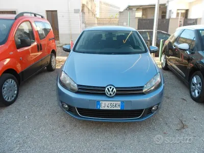 Usata VW Golf VI Highline 105 CV (77 kW) 2011 Blu Utilitaria
