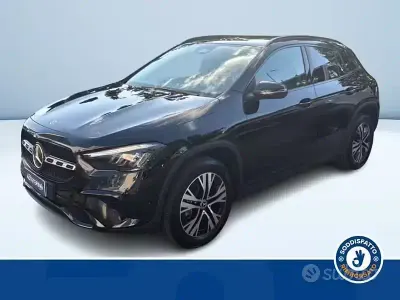 Käytetty Mercedes GLA180 Advanced 116 HP (85 kW) 2025 Musta Katumaasturi