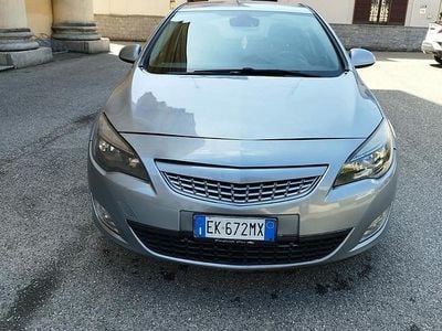 Usata Opel Astra 115 CV (84 kW) 2010 Grigio Berlina