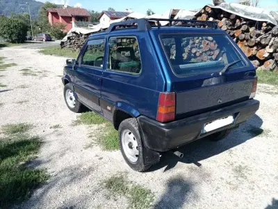 Usata Fiat Panda 4x4 Club 50 CV (36 kW) 1993 Blu/azzurro Utilitaria