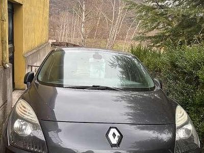 Usata Renault Scénic III Luxe 110 CV (80 kW) 2010 Monovolume