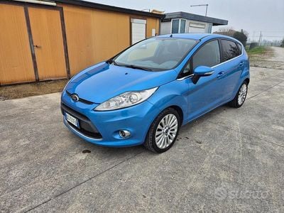 Usata Ford Fiesta Titanium 90 CV (66 kW) 2008 Blu Utilitaria