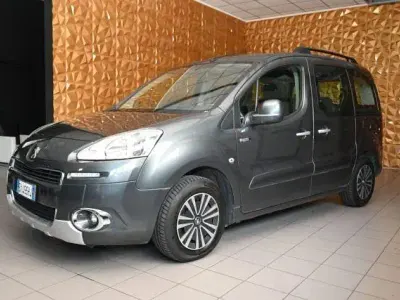 Usata Peugeot Partner Tepee Style 92 CV (67 kW) 2014 Grigio Monovolume