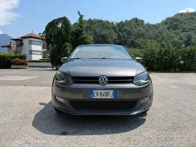 Usata VW Polo Comfortline 75 CV (55 kW) 2014 Grigio Berlina