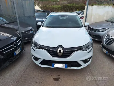 Usata Renault Mégane GrandTour Zen 90 CV (66 kW) 2017 Bianco Station wagon