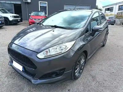Usata Ford Fiesta ST-Line 75 CV (55 kW) 2017 Grigio Utilitaria
