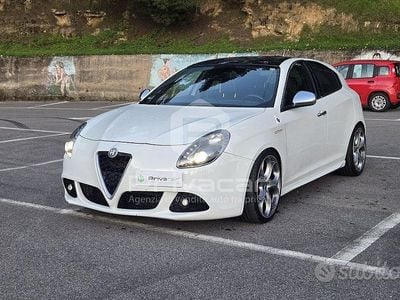Usata Alfa Romeo Giulietta Quadrifoglio Verde 235 CV (172 kW) 2011 Bianco Utilitaria