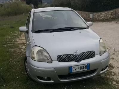 Usado Toyota Yaris 65 CV (47 kW) 2005 Gris Berlina