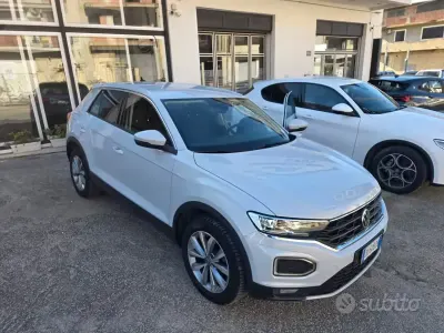 Usata VW T-Roc Sport 150 CV (110 kW) 2022 Bianco SUV