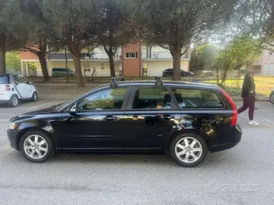 Usata Volvo V50 109 CV (80 kW) 2011 Nero Station wagon