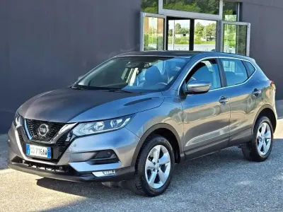 Używany Nissan Qashqai 116 KM (85 kW) 2020 Szary SUV