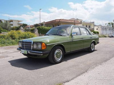 Mercedes 240