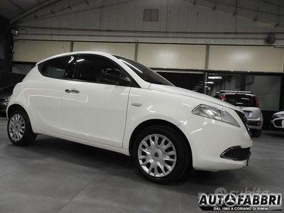 Usata Lancia Ypsilon Gold 69 CV (50 kW) 2012 Bianco Utilitaria