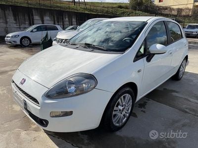 Usata Fiat Punto Street 75 CV (55 kW) 2013 Bianco Utilitaria