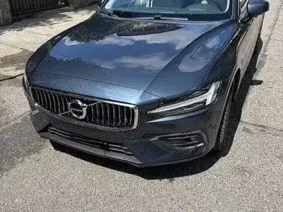 Usado Volvo V60 Inscription 197 CV (144 kW) 2021 Azul Familiar