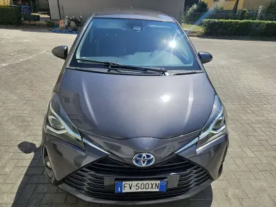 Usata Toyota Yaris Hybrid 73 CV (53 kW) 2019 Berlina