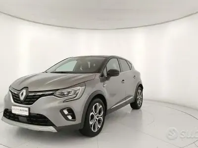Usata Renault Captur Techno 101 CV (74 kW) 2023 Grigio SUV