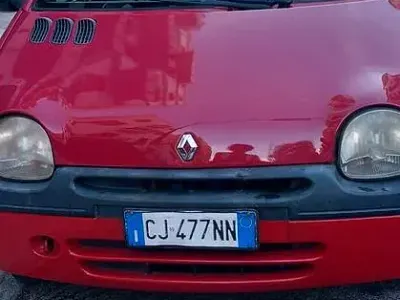 Usata Renault Twingo 58 CV (42 kW) 2004 Rosso Utilitaria