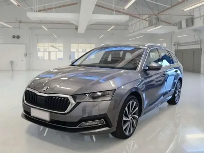 Usata Skoda Octavia Style 150 CV (110 kW) 2023 Grigio Station wagon