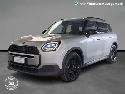 Usado Mini Cooper D Countryman Classic 150 HP (110 kW) 2024 Prateado SUV