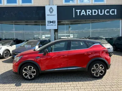 Käytetty Renault Captur Intens 101 HP (74 kW) 2020 Musta Katumaasturi