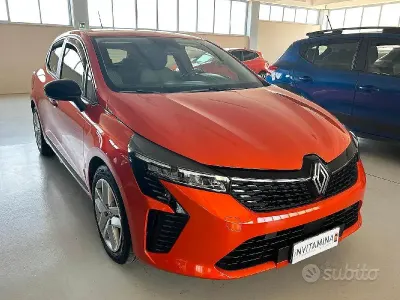 Usata Renault Clio V Evolution 101 CV (74 kW) 2024 Arancio valencia Berlina