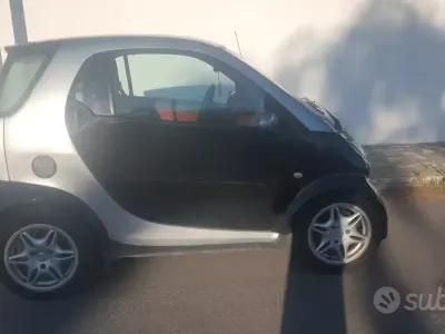 Usata Smart ForTwo Coupé 54 CV (39 kW) 2003 Nero Coupé