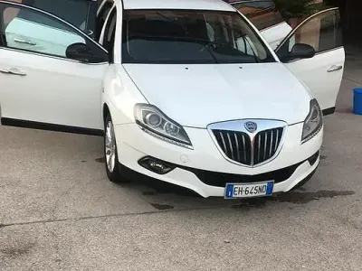 Usata Lancia Delta 120 CV (88 kW) 2011 Bianco Utilitaria
