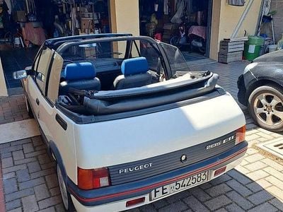 Usata Peugeot 205 54 CV (39 kW) 1990 Bianco Cabrio
