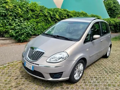 Usata Lancia Musa 77 CV (56 kW) 2009 Beige Monovolume