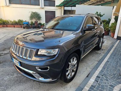 Usata Jeep Cherokee 140 CV (102 kW) 2016 Grigio SUV