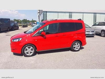Usata Ford Tourneo Courier 75 CV (55 kW) 2018 Rosso Monovolume
