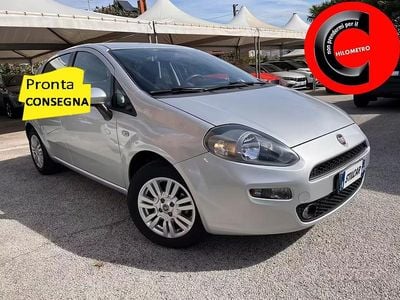 Usata Fiat Punto Lounge 85 CV (62 kW) 2015 Grigio Utilitaria