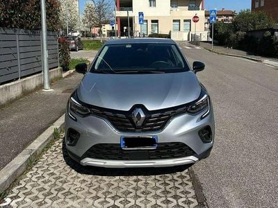 Usata Renault Captur Techno 94 CV (69 kW) 2023 Grigio SUV
