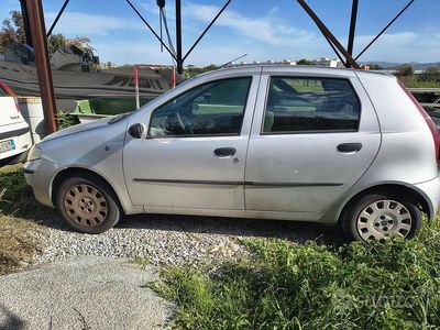 Usata Fiat Punto 69 CV (50 kW) 2009 Grigio Berlina