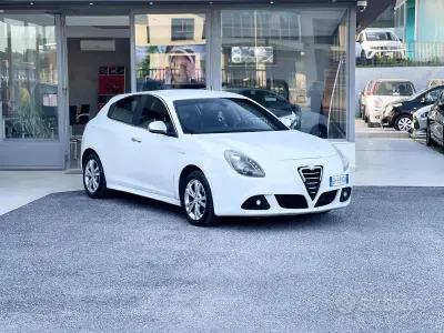 Usata Alfa Romeo Giulietta 140 CV (102 kW) 2011 Bianco Utilitaria