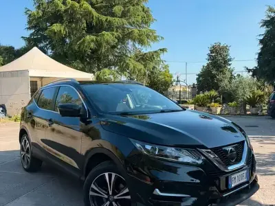 Usata Nissan Qashqai N-Connecta 110 CV (80 kW) 2017 Nero SUV