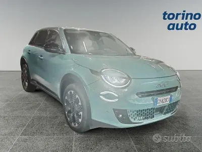 Usata Fiat 600 La Prima 101 CV (74 kW) 2025 Bluazzurro SUV