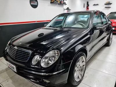 Usata Mercedes E270 Avantgarde 176 CV (129 kW) 2003 Nero Berlina