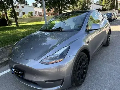 Usata Tesla Model Y 152 kW (208 CV) 2023 SUV