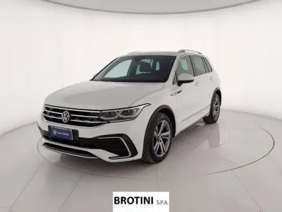 Usata VW Tiguan 150 CV (110 kW) 2023 Bianco pastello SUV