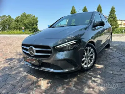 Usata Mercedes A180 116 CV (85 kW) 2020 Grigio Berlina