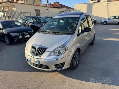 Giallo Usata 2011 Lancia Musa Platinum Monovolume | 5500 € (Buon prezzo)