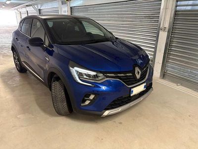 Usata Renault Captur Techno 101 CV (74 kW) 2023 Blu/azzurro SUV